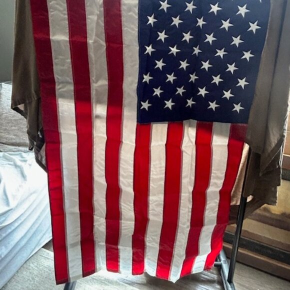 Vntg Valley Forge Nylon FLAG Flown Over Capitol 3'x5' with Box & COA 1987-Levin - Picture 2 of 6